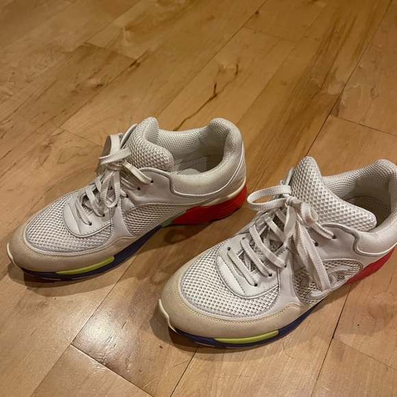 Authentic Chanel sneaker size 37.5 - Picture 6 of 7
